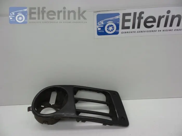 Front bumper overrider, right Opel Vivaro