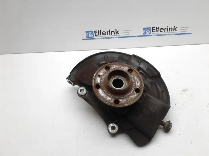 Fusee links-voor Volvo S80