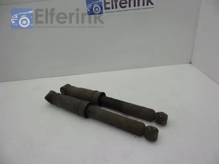 Shock absorber kit Opel Vivaro