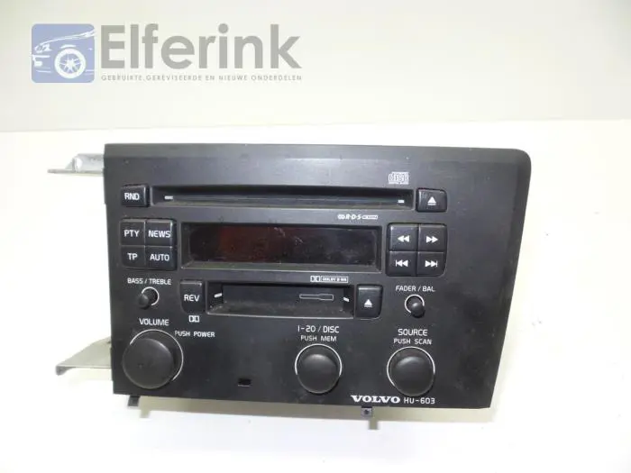 Radio CD player Volvo V70