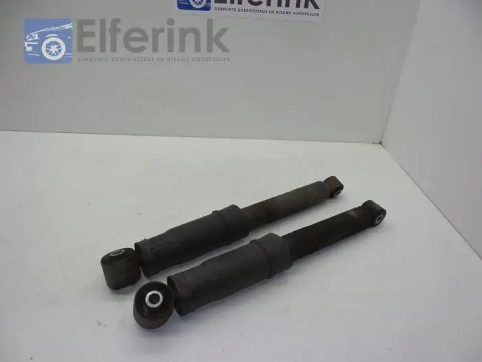 Shock absorber kit Opel Vivaro