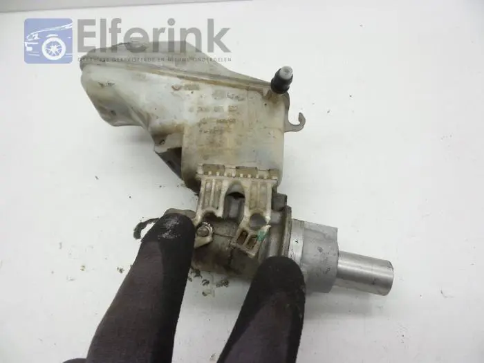 Master cylinder Opel Corsa