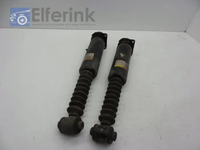 Shock absorber kit Volvo S80