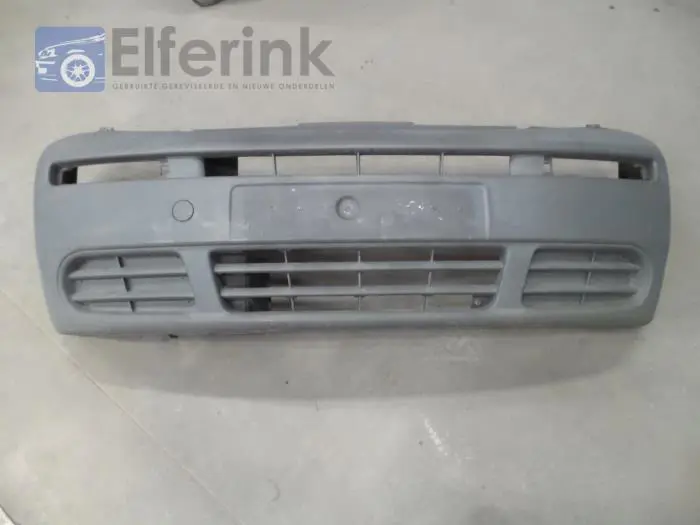 Front bumper Opel Vivaro