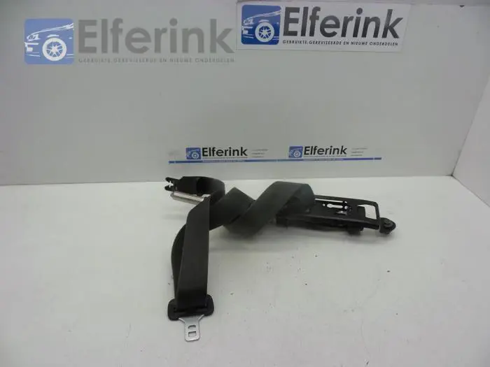 Seatbelt tensioner, left Volvo V50