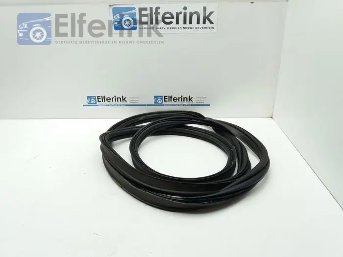 Rear door seal 4-door, left Volvo XC40