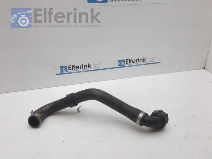 Radiator hose Volvo V90