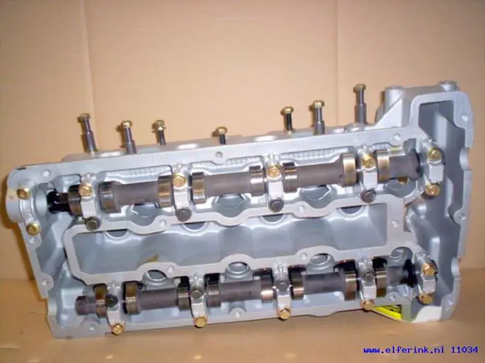 Cylinder head Saab 9000