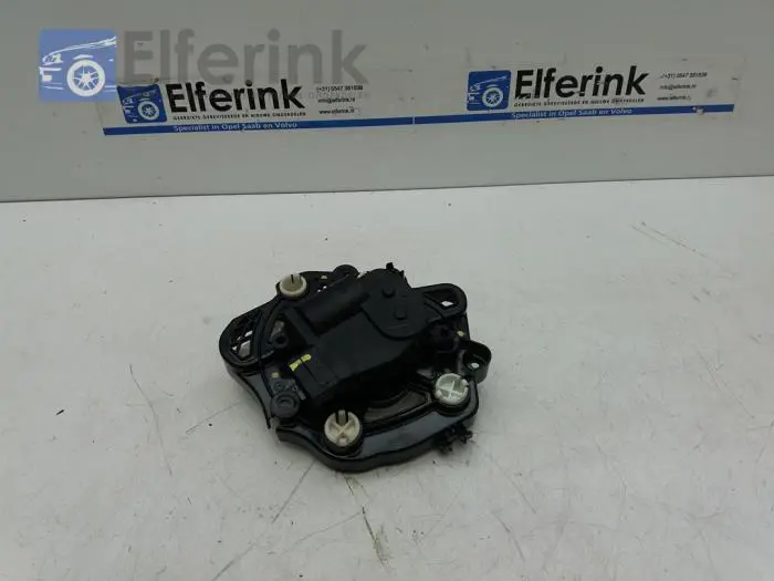 Electric heater valve Lynk & Co 01