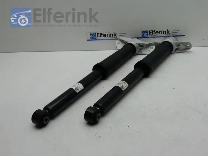 Shock absorber kit Lynk & Co 01