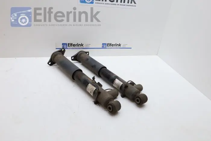 Shock absorber kit Volvo S80