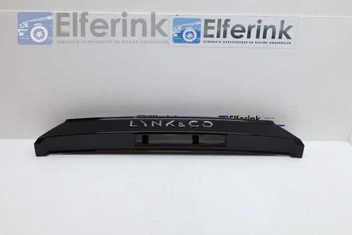 Decorative strip tailgate Lynk & Co 01