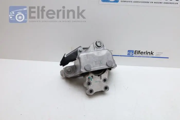 Engine mount Lynk & Co 01