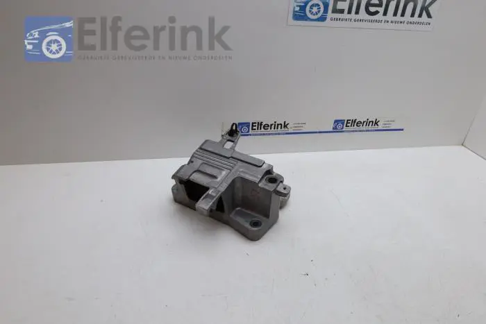 Engine mount Lynk & Co 01