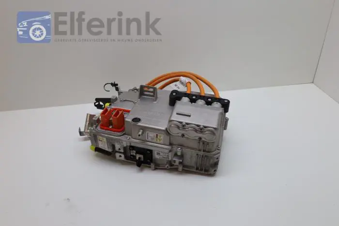 Inverter (Hybrid) Lynk & Co 01