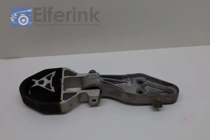 Engine mount Lynk & Co 01