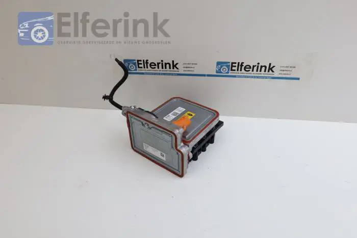 Radiator fluid heating module Lynk & Co 01