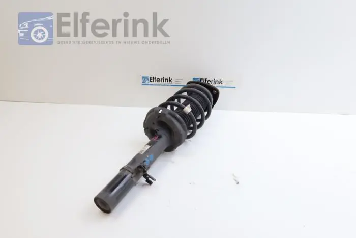 Front shock absorber rod, right Lynk & Co 01