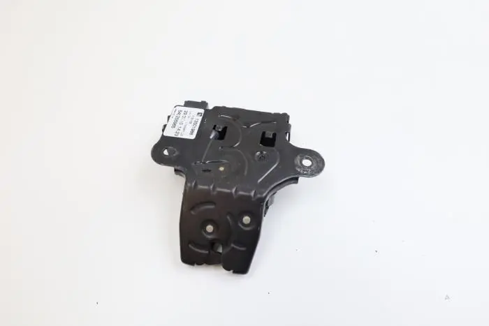 Tailgate lock mechanism Saab 9-5