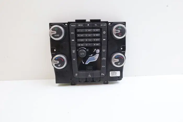 Multi-media control unit Volvo V70