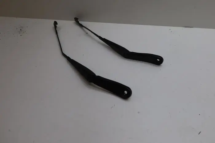 Wiper arm set Volvo V70