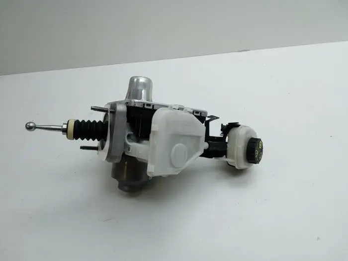 Master cylinder Volvo XC40