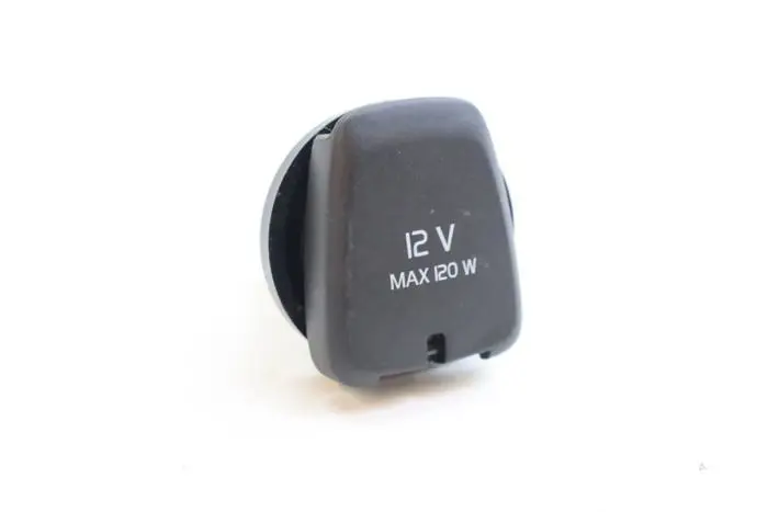 12 volt connection Volvo XC40