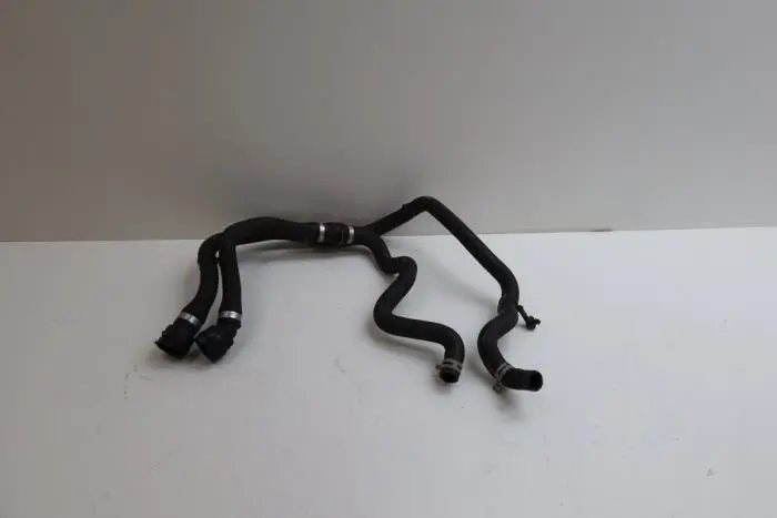 Radiator hose Volvo XC40