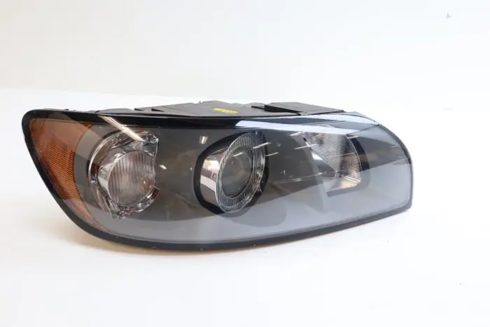 Headlight, right Volvo V50