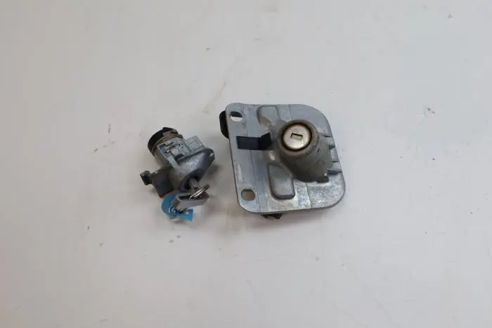 Door lock cylinder, left Volvo S80