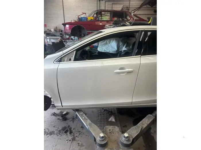 Door 4-door, front left Volvo V40