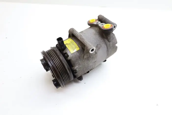 Air conditioning pump Volvo V50