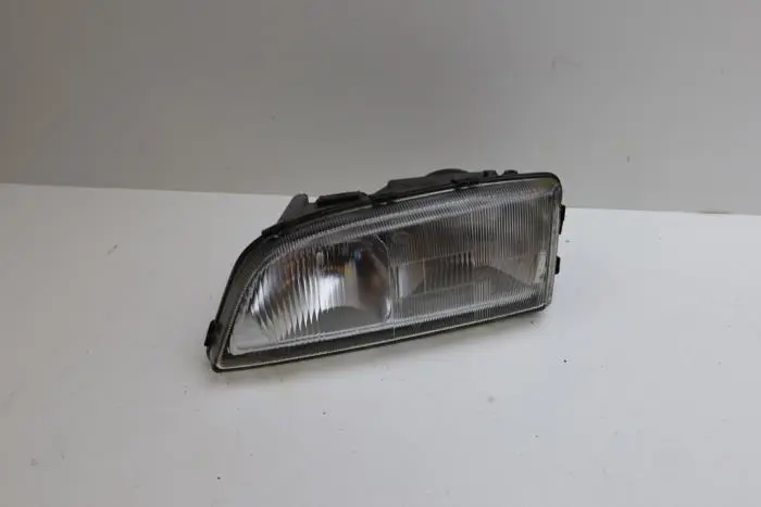 Headlight, left Volvo V70