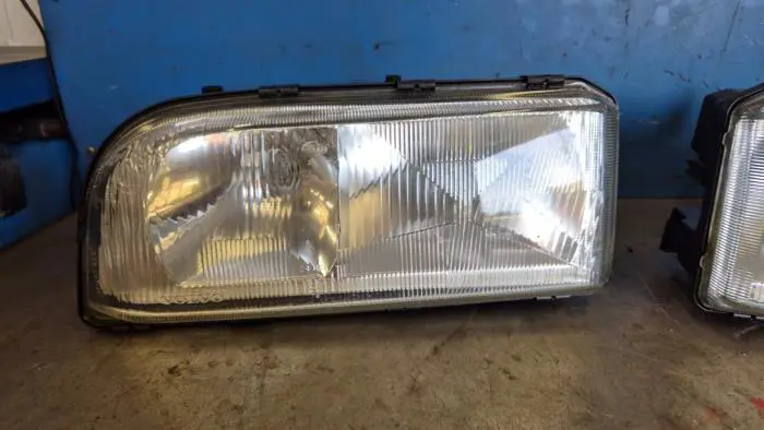 Headlight, left Volvo 850