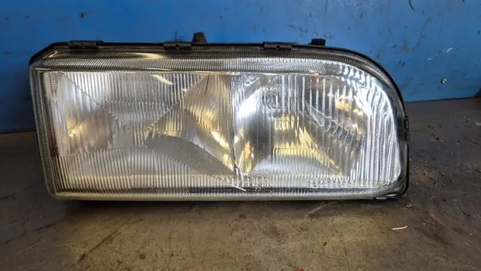 Headlight, right Volvo 850