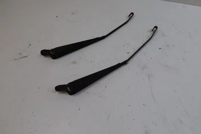 Wiper arm set Saab 900