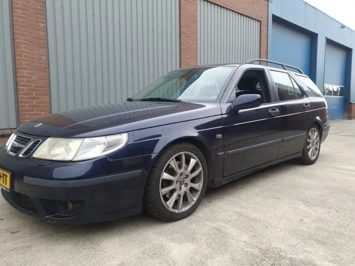 Scherm links-voor Saab 9-5