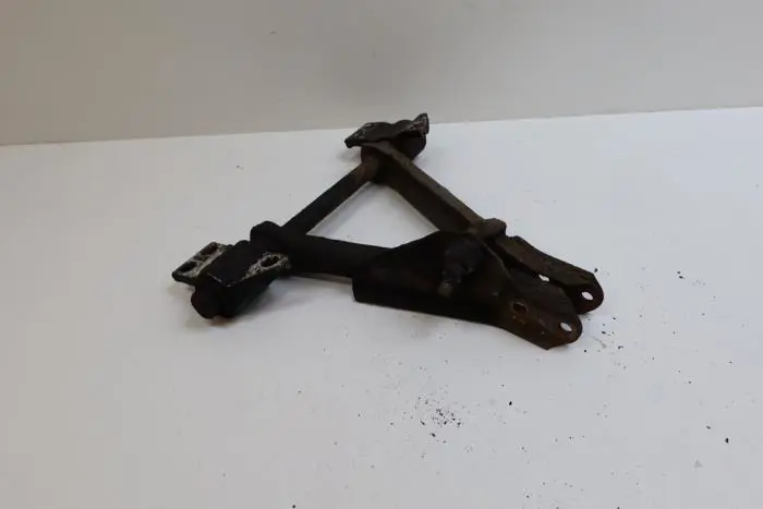 Front lower wishbone, right Saab 900