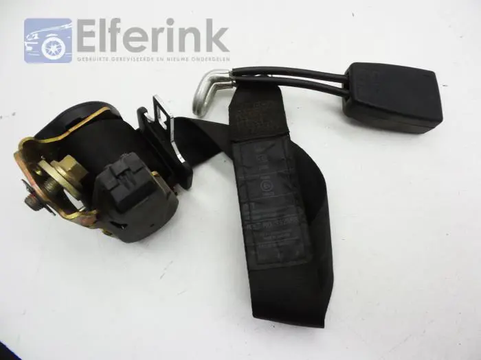 Rear seatbelt, centre Volvo 9-Serie