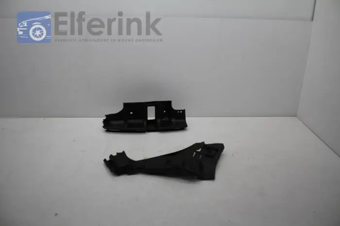 Rear bumper bracket, right Volvo C30