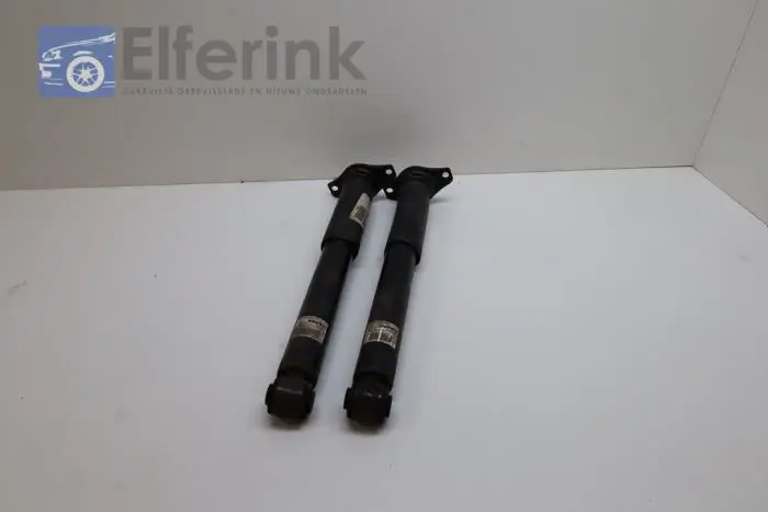 Shock absorber kit Volvo S80