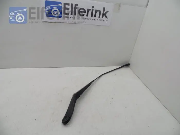 Front wiper arm Volvo V40