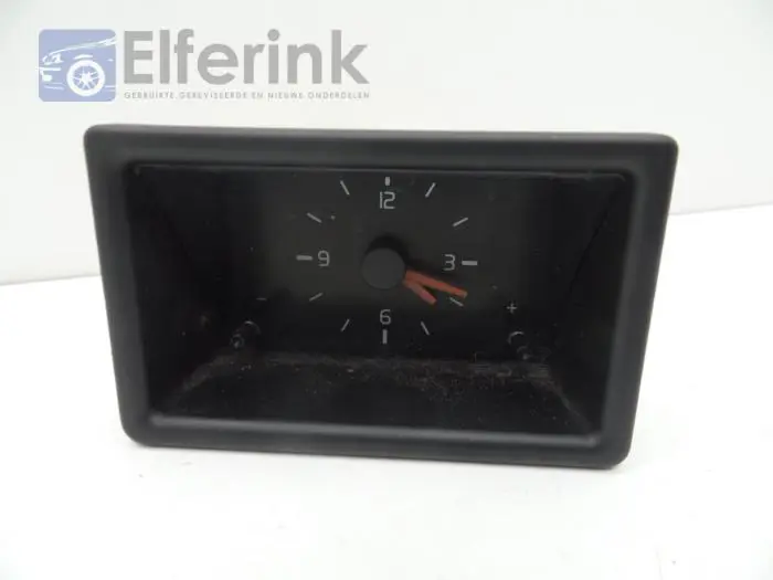 Clock Volvo 4-Serie