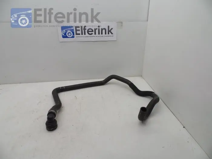 Radiator hose Volvo V40