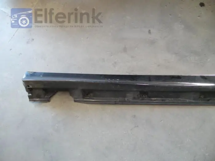 Sill, left Saab 9-3 03-