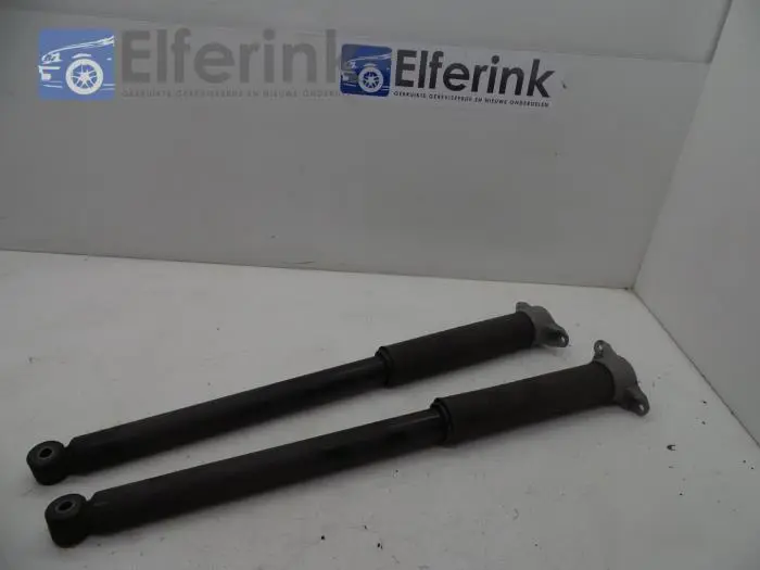 Shock absorber kit Volvo V40