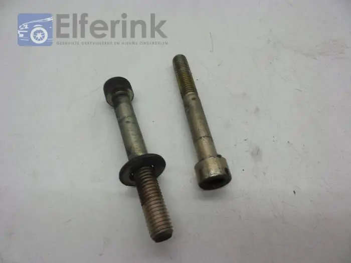 Set of bolts Saab 9000