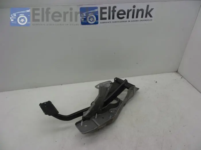 Brake pedal Volvo V60