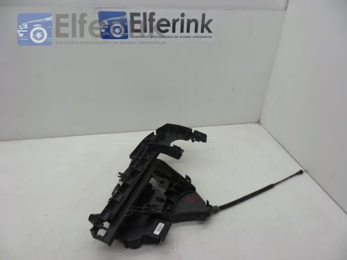 Front door lock mechanism 4-door, right Volvo V40