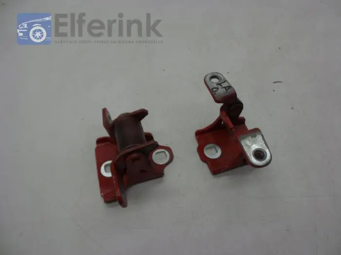 Rear door hinge, left Opel Meriva